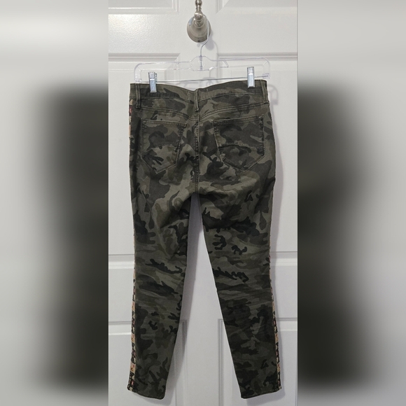Driftwood Camo Embroidred Jeans - Picture 7 of 8